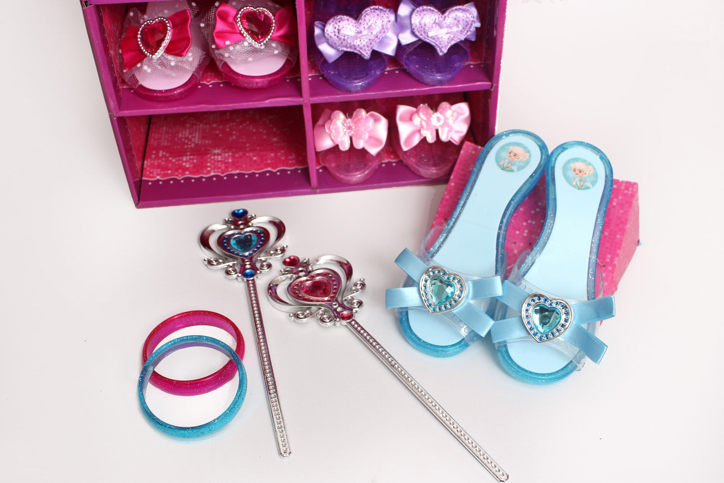 Set de princesas + coronas + zapatillas + accesorios